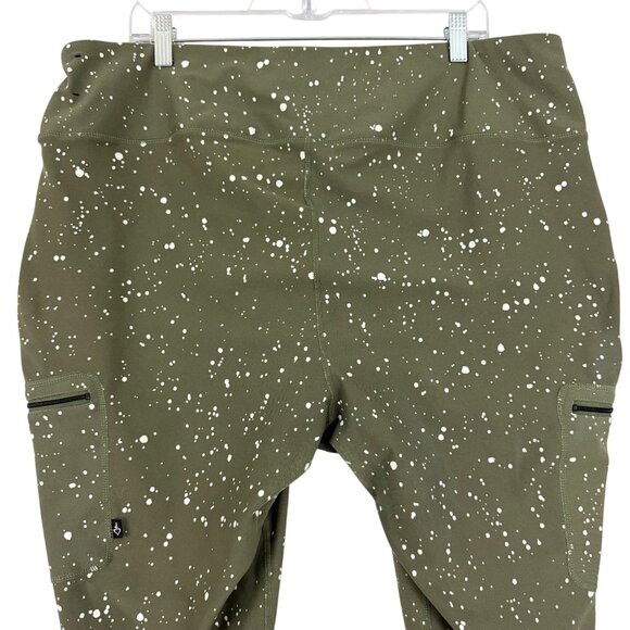 Torrid Leggings Women's Plus 3 Happy Camper High Rise Pockets Cropped Green - Picture 9 of 14